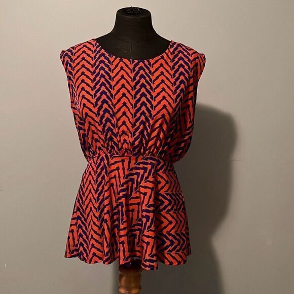 Anthropologie Paper Crane Women's Red Chevron Sleeveless Peplum Blouse - Picture 1 of 9